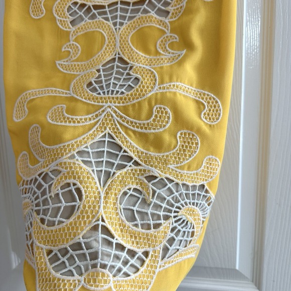 Gianni Bini Mustard Yellow Sleeveless White Embroidered Sheath Short Dress Small - Picture 3 of 6